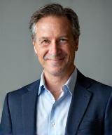 Professional headshot of Antoine Dubois, Senior Strategy Consultant at Alliance Expertise Conseil.